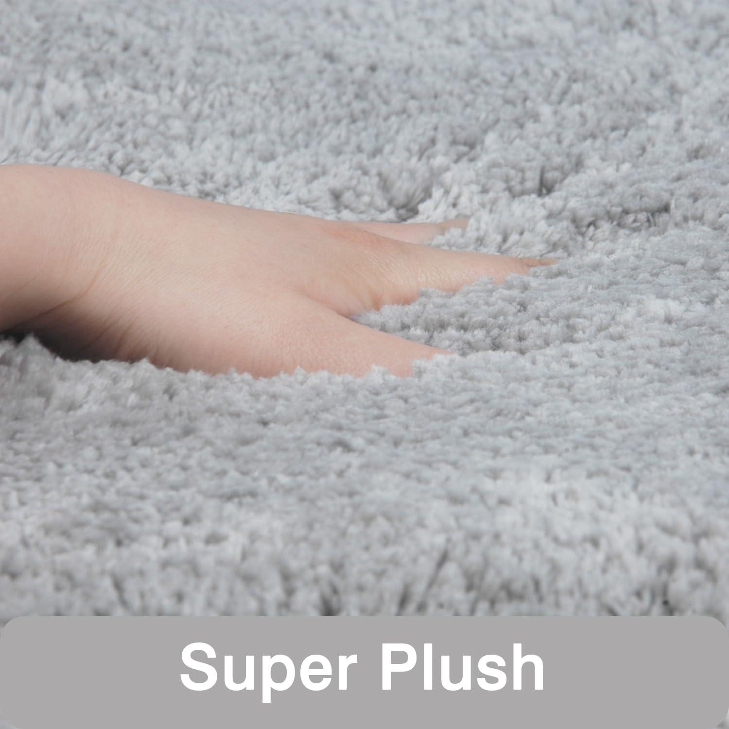 FCSDETAIL Non-slip Bath Mat 80 x 150 cm, Quick Dry Absorbent Bathroom Rug, Machine Washable Soft Microfiber Carpet for Tub, Shower, Floor, Light Gray 1