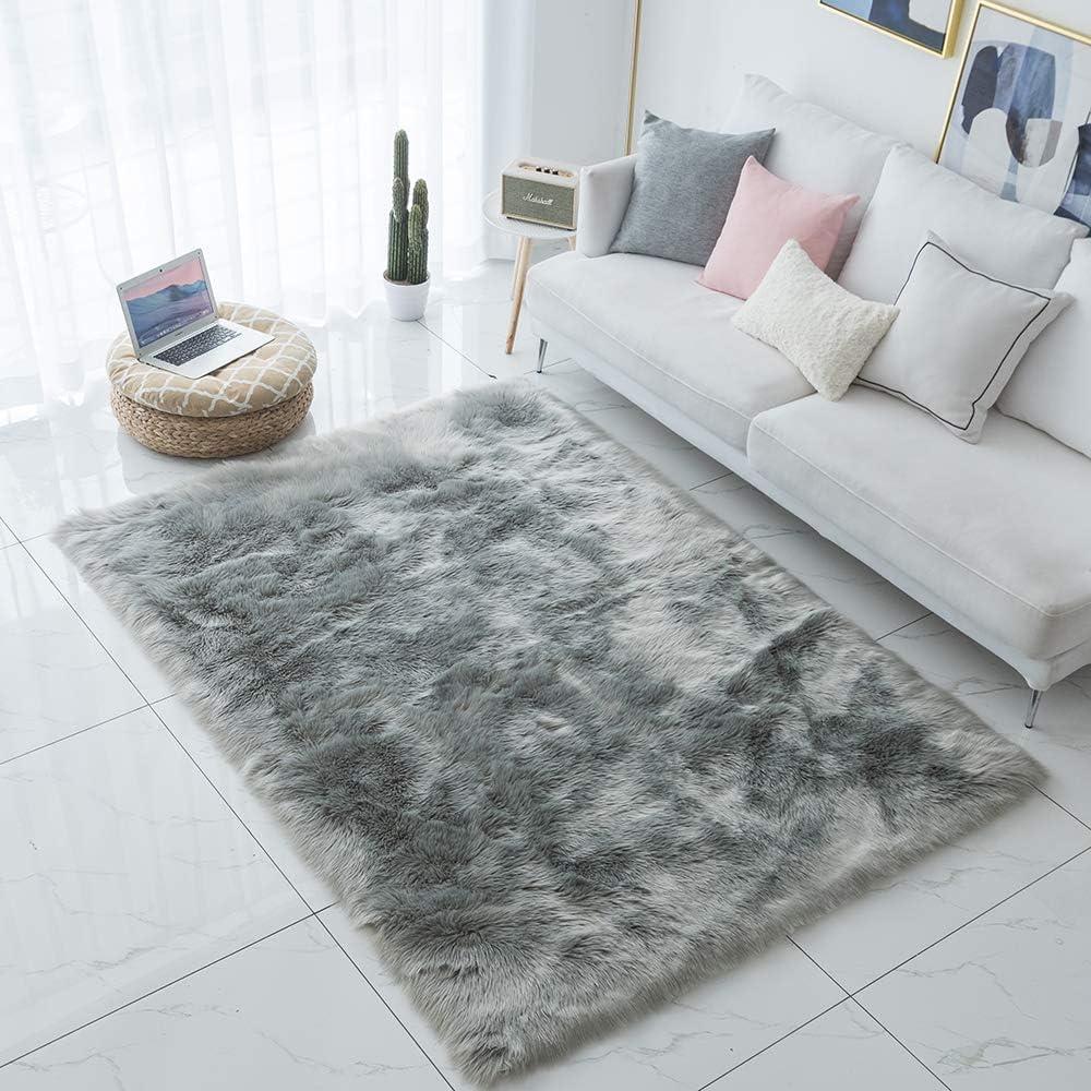 JXLOULAN Faux Fur Area Rugs Soft Grey Fluffy Rug 120 x 160 cm Carpets Faux Sheepskin Rug for Bedrooms Floor Living Room Kids Rooms Decor