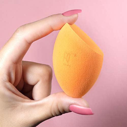 Real Techniques Miracle Complexion Makeup Sponge for full cover foundation with Travel Case (Packaging and Colour May Vary) 3