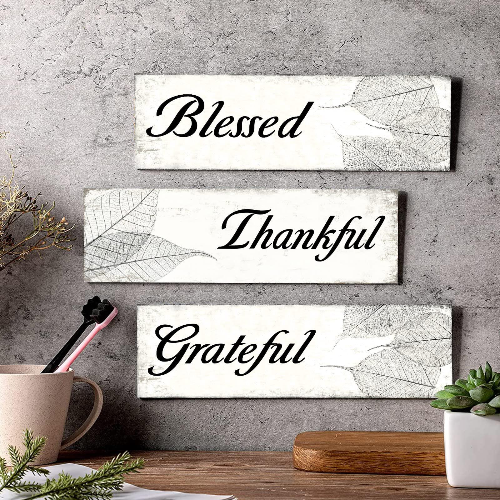 3 Pieces Grateful Thankful Blessed Wood Hanging Wall Art Rustic Wooden Wall Sign Decorations Positive Word Wall Plaque Leaves Prints Spring Summer Thanksgiving Day Wall Decor for Living Room Kitchen