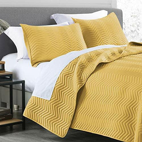 Bedspread Single Size Yellow, Classic Geometric Chevron Stitched Pattern, Pre-Washed Microfiber Ultra Soft Lightweight Bedspread Coverlet for All Season, 2 Piece Includes 1 Beadspread and 1 sham 0