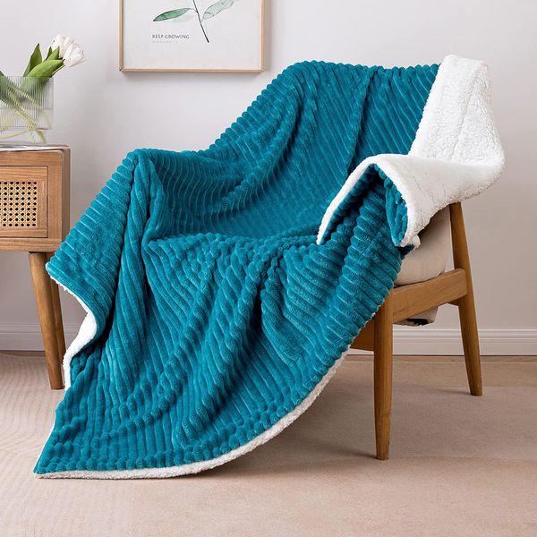 MIULEE Sherpa Fleece Throw Blanket Fluffy Soft Double-Sided Decorative Luxurious Blankets for Sofa Bed Couch Nursery Children Double/Twin Size 150x200cm Light green